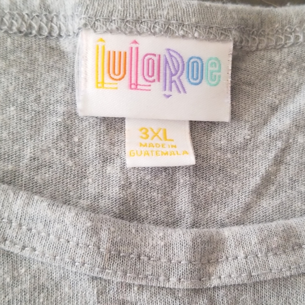 Lularoe Randy Tee ($BUNDLE AND SAVE$) - Picture 3 of 3